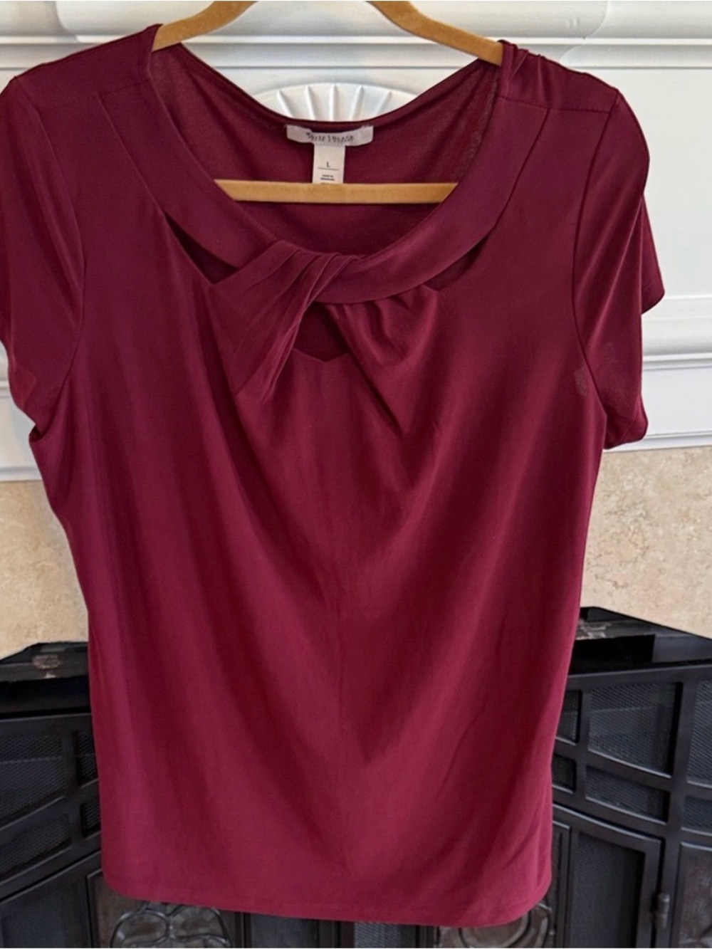 White House Black Market Burgundy Twist Keyhole Blouse Top L